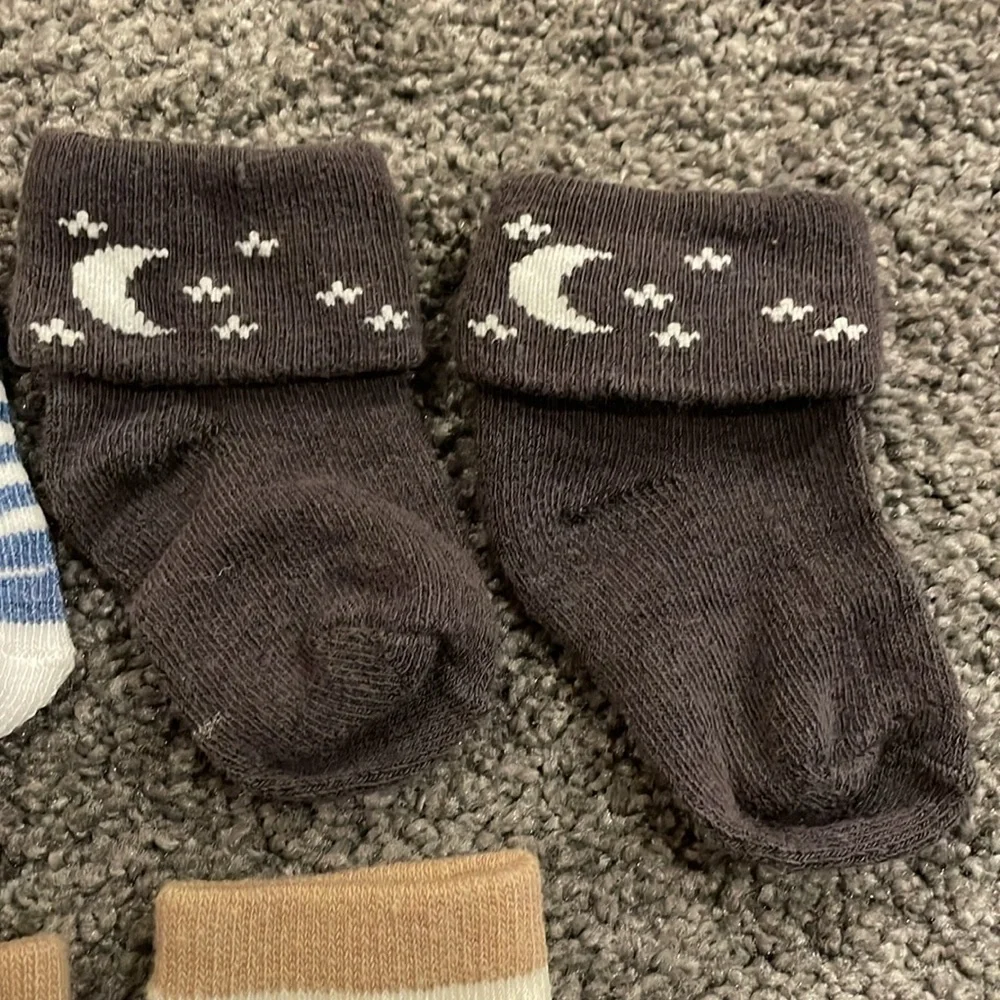 💫bundle of 5💫 random newborn pairs of socks